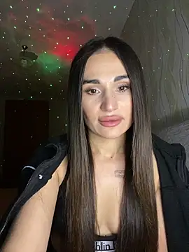 Snapshot of MonikaSi chatting on 02/02/26, 04:27 MonikaSi online show from 02/02/26, 04:27