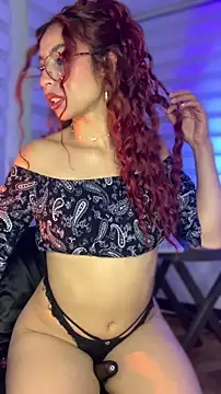 Snapshot of PrettyChloe_ chatting on 12/05/25, 02:09 PrettyChloe online show from 12/05/25, 02:09