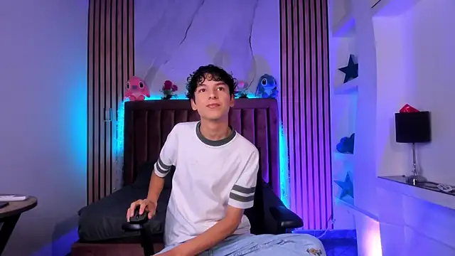 SthepanodiMonaco online show from 01/08/26, 07:27