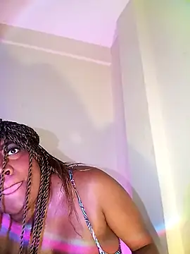 Snapshot of GraceMaaceey chatting on 03/11/26, 05:02 GraceMaaceey online show from 03/11/26, 05:02