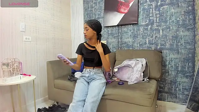 Brizza H033 online show from 12/16/25, 09:09