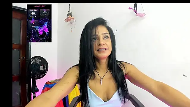 Snapshot of sweetCatallina chatting on 07/10/26, 12:41 sweetCatallina online show from 07/10/26, 12:41