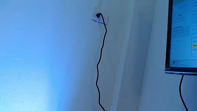 Snapshot of Lunaartistry chatting on 12/04/25, 03:27 Lunaartistry online show from 12/04/25, 03:27