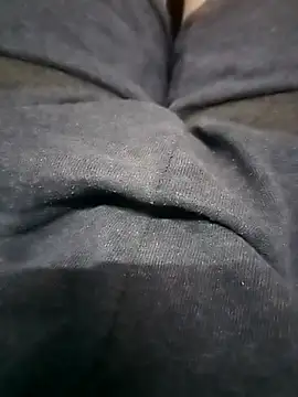 tratranztranz4 online show from 11/28/25, 02:36