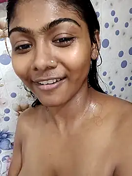Cute diya023 online show from 05/18/26, 07:03