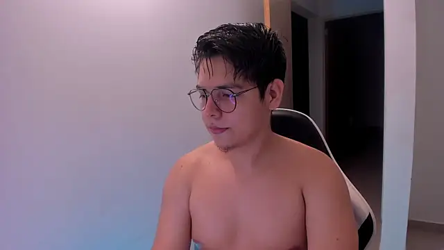 Snapshot of Asta_YunoXXX chatting on 06/13/26, 10:35 Asta YunoXXX online show from 06/13/26, 10:35