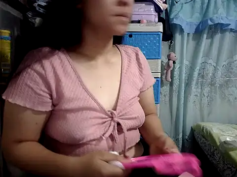 Snapshot of xxdreamgirl69 chatting on 04/05/26, 10:07 xxdreamgirl69 online show from 04/05/26, 10:07