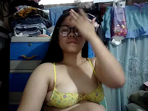 Snapshot of xxdreamgirl69 chatting on 04/06/26, 04:46 xxdreamgirl69 online show from 04/06/26, 04:46