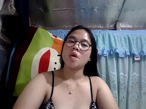 Snapshot of xxdreamgirl69 chatting on 05/03/26, 10:05 xxdreamgirl69 online show from 05/03/26, 10:05