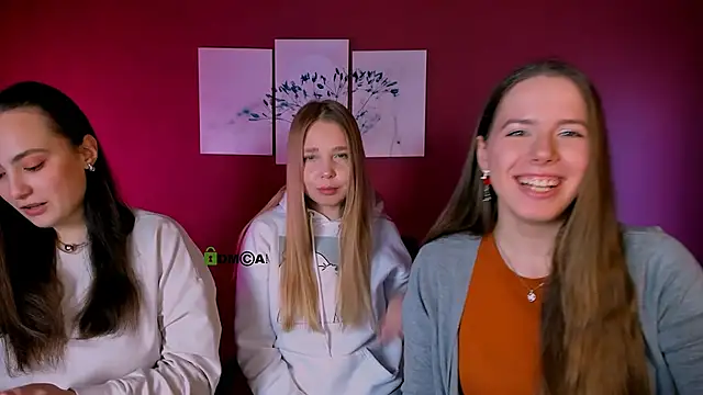 Snapshot of aylin_mirage chatting on 12/17/25, 09:37 aylin mirage online show from 12/17/25, 09:37