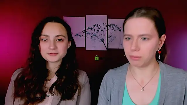 Snapshot of aylin_mirage chatting on 12/18/25, 09:37 aylin mirage online show from 12/18/25, 09:37