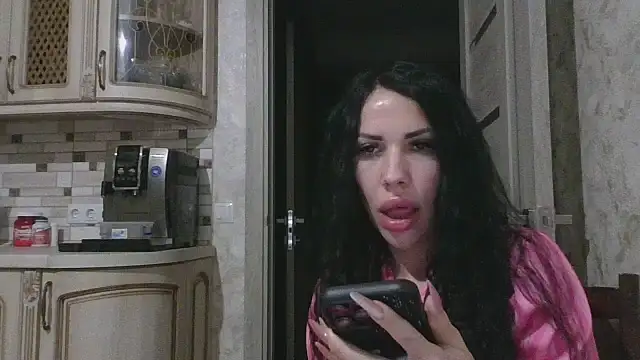 Snapshot of Sweet_little_gir chatting on 12/15/25, 04:28 Sweet little gir online show from 12/15/25, 04:28