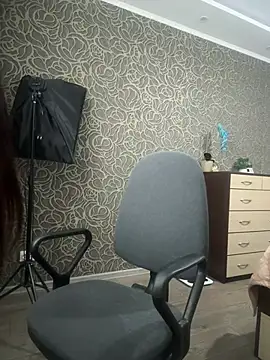 Snapshot of Sweet_little_gir chatting on 04/02/26, 08:45 Sweet little gir online show from 04/02/26, 08:45