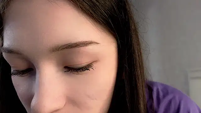 Snapshot of YvonneShames chatting on 12/16/25, 11:15 YvonneShames online show from 12/16/25, 11:15