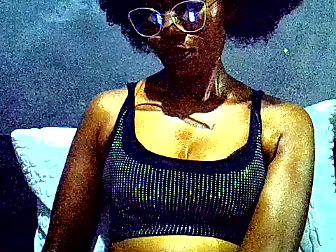 Snapshot of PreettyTee chatting on 04/18/26, 08:53 PreettyTee online show from 04/18/26, 08:53