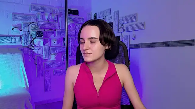 Snapshot of KateWillows chatting on 11/30/25, 08:18 KateWillows online show from 11/30/25, 08:18