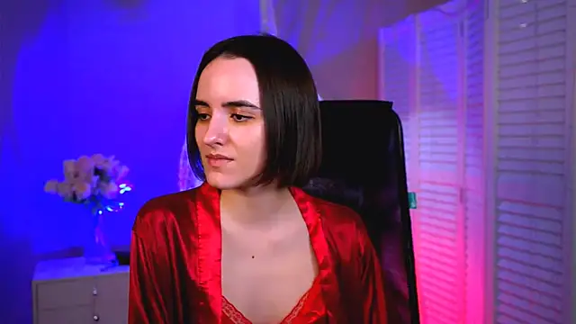 KateWillows online show from 04/29/26, 04:05