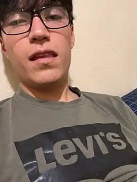 Snapshot of Victor01511 chatting on 04/04/26, 06:33 Victor01511 online show from 04/04/26, 06:33