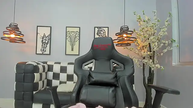 SofiCuutee online show from 12/13/25, 07:53