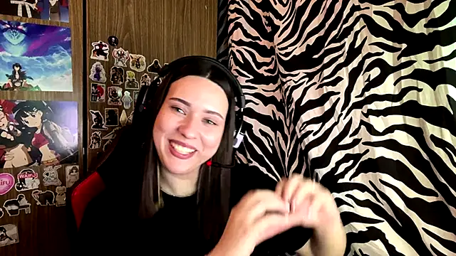 Snapshot of AngeliqueSulima chatting on 12/02/25, 01:17 AngeliqueSulima online show from 12/02/25, 01:17