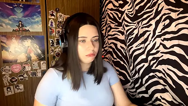 Snapshot of AngeliqueSulima chatting on 12/04/25, 09:18 AngeliqueSulima online show from 12/04/25, 09:18