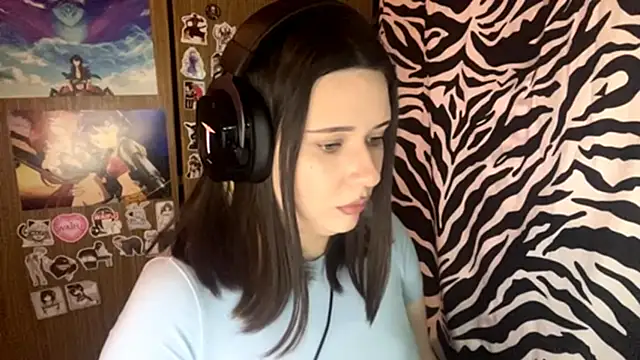 Snapshot of AngeliqueSulima chatting on 12/05/25, 09:29 AngeliqueSulima online show from 12/05/25, 09:29