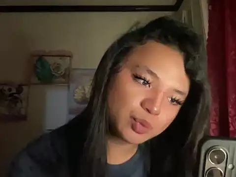 Snapshot of lovinglyours_joanna chatting on 11/29/25, 01:14 lovinglyours joanna online show from 11/29/25, 01:14