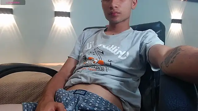 Snapshot of LucassSmith11 chatting on 11/29/25, 03:48 LucassSmith11 online show from 11/29/25, 03:48