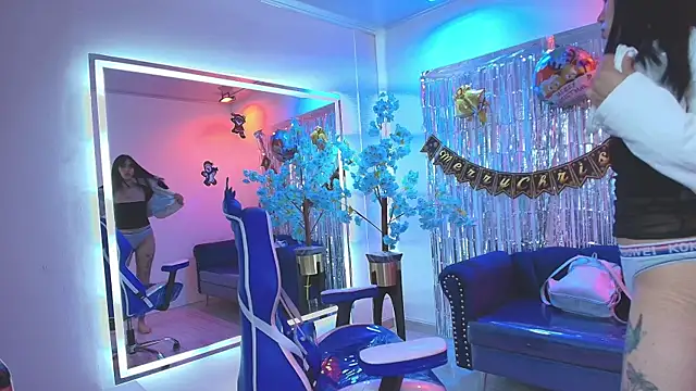 Snapshot of myla_evans chatting on 12/14/25, 03:23 myla evans online show from 12/14/25, 03:23