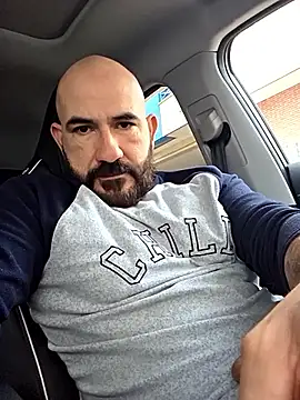 Snapshot of Aresal84 chatting on 01/19/26, 08:29 Aresal84 online show from 01/19/26, 08:29