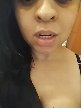 Snapshot of hirla chatting on 06/22/26, 10:40 hirla online show from 06/22/26, 10:40