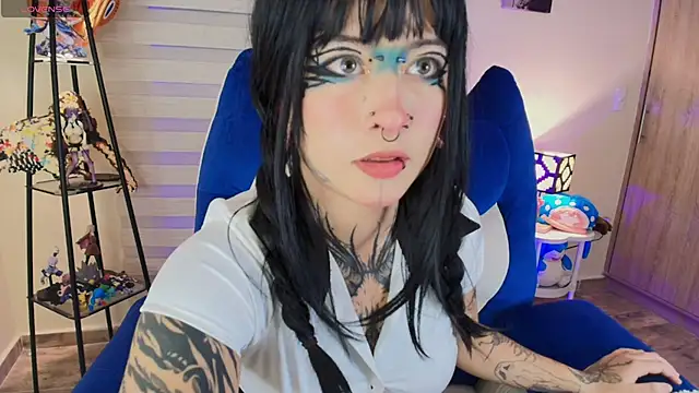 Snapshot of AryRousse chatting on 01/15/26, 02:16 AryRousse online show from 01/15/26, 02:16