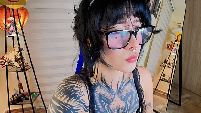 Snapshot of AryRousse chatting on 03/22/26, 02:37 AryRousse online show from 03/22/26, 02:37