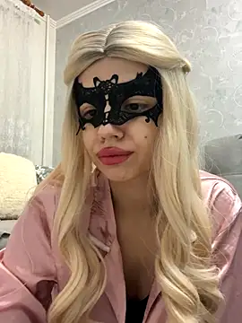 Snapshot of s4rah chatting on 12/01/25, 03:50 s4rah online show from 12/01/25, 03:50