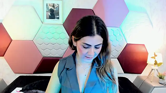 AriaRous online show from 04/29/26, 05:30