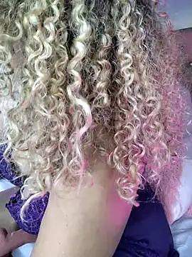 BonnieRitz online show from 12/15/25, 09:02