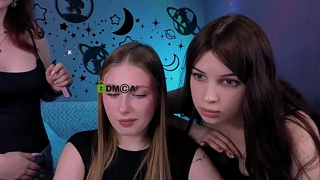 Snapshot of mikameovv chatting on 04/19/26, 07:38 mikameovv online show from 04/19/26, 07:38