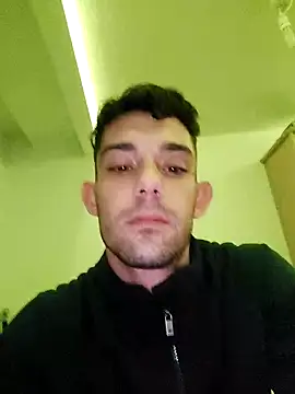 Snapshot of OnlyOneMen chatting on 12/18/25, 11:22 OnlyOneMen online show from 12/18/25, 11:22