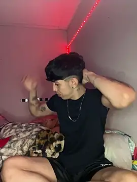 wil hot online show from 11/29/25, 05:10