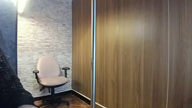  Emmaa x online show from 12/19/25, 04:19