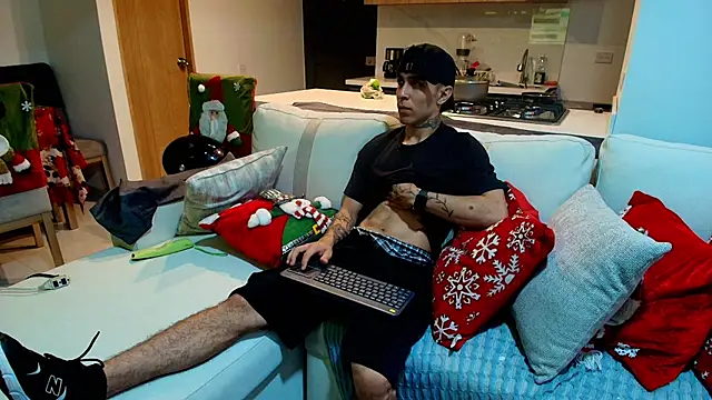 Snapshot of liorvante chatting on 12/18/25, 03:23 liorvante online show from 12/18/25, 03:23