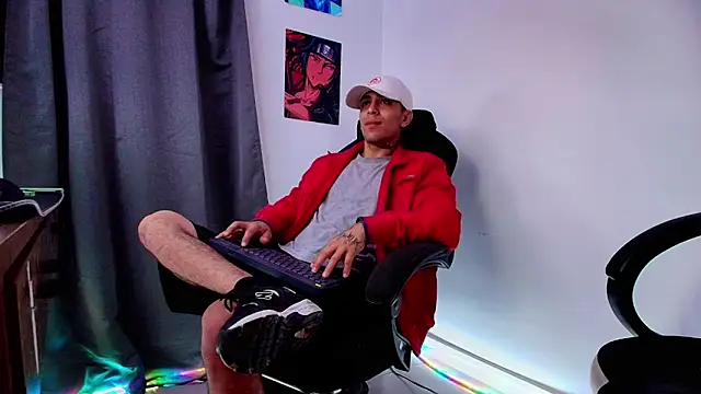 Snapshot of liorvante chatting on 12/19/25, 04:30 liorvante online show from 12/19/25, 04:30