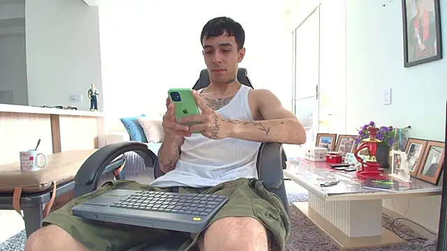 Snapshot of liorvante chatting on 02/17/26, 02:46 liorvante online show from 02/17/26, 02:46