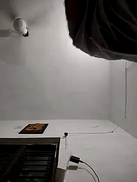 Snapshot of TwinklyBasket897 chatting on 12/17/25, 06:36 TwinklyBasket897 online show from 12/17/25, 06:36