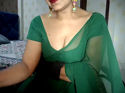Hotronita123 online show from 06/24/26, 05:34