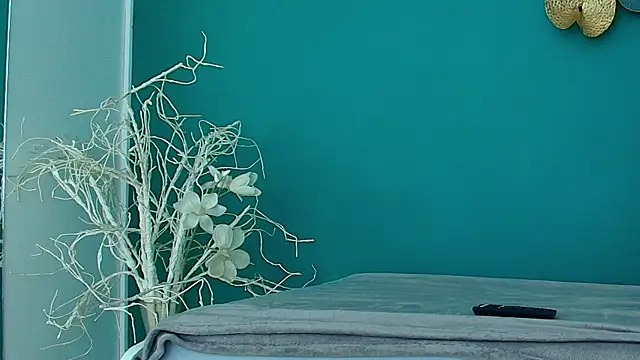 Snapshot of RoxanneJoy chatting on 04/01/26, 04:35 RoxanneJoy online show from 04/01/26, 04:35