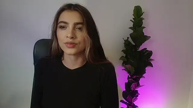 Snapshot of Julieta-8 chatting on 12/05/25, 12:52 Julieta-8 online show from 12/05/25, 12:52