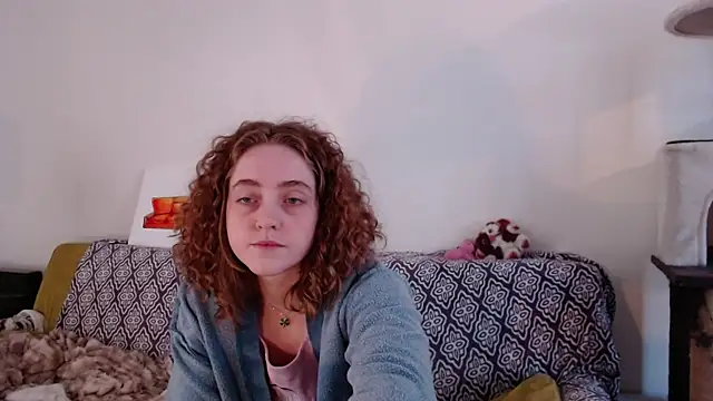 Snapshot of DeliaBlew chatting on 01/18/26, 04:11 DeliaBlew online show from 01/18/26, 04:11
