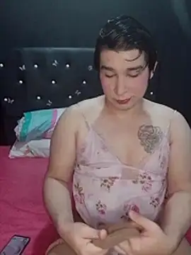 Snapshot of sissy-lover chatting on 12/14/25, 07:40 sissy-lover online show from 12/14/25, 07:40