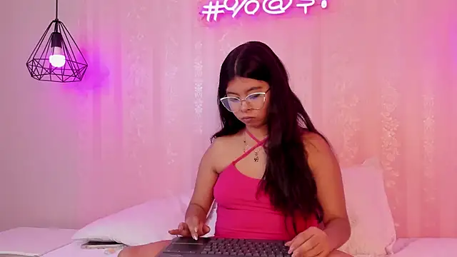 Scarletrose  online show from 12/01/25, 08:47